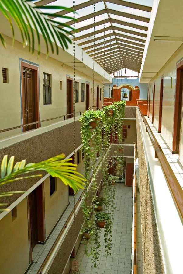 Hotel Janeiro Guadalajara Exterior photo
